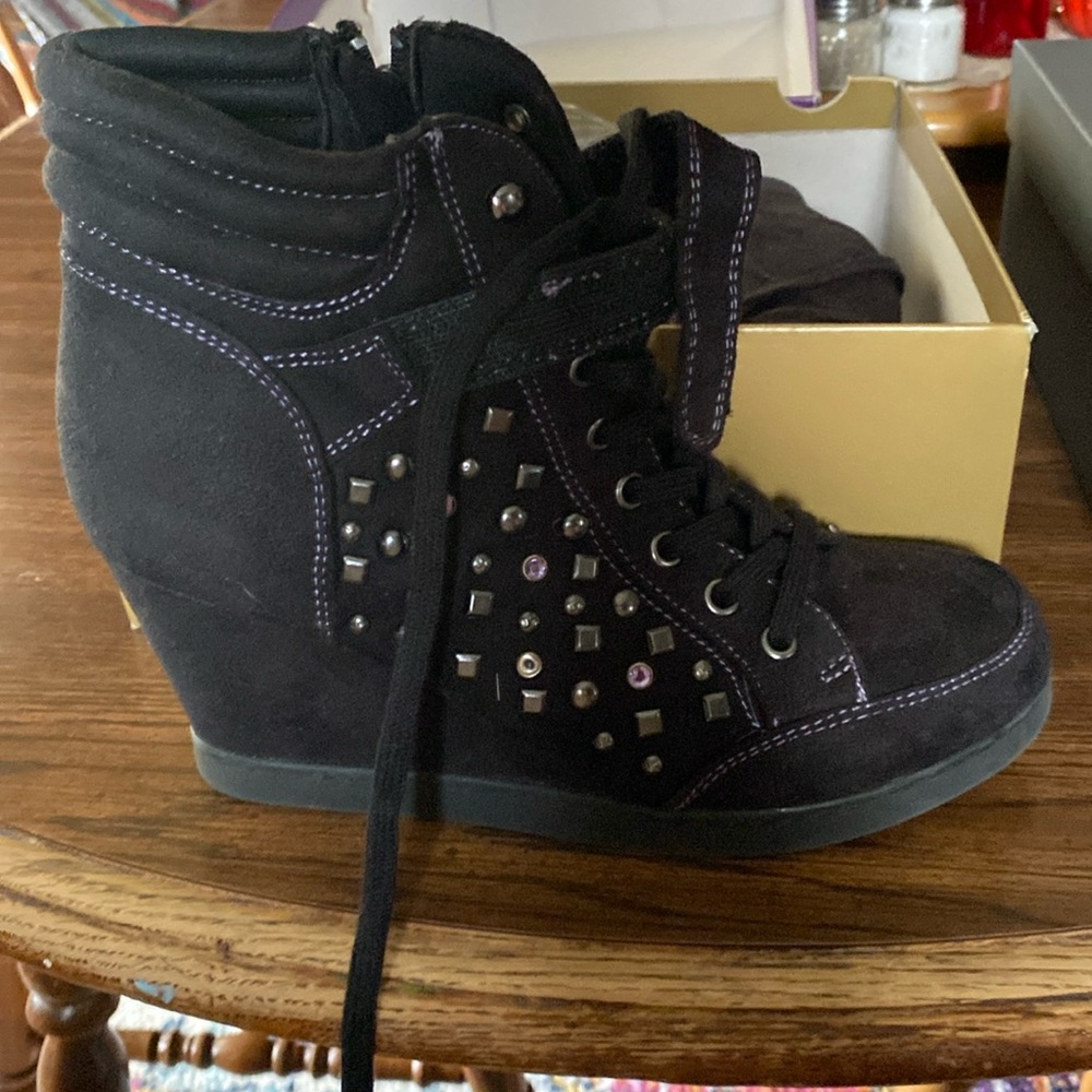 9.5 wedge boot by Princess Vera Wang